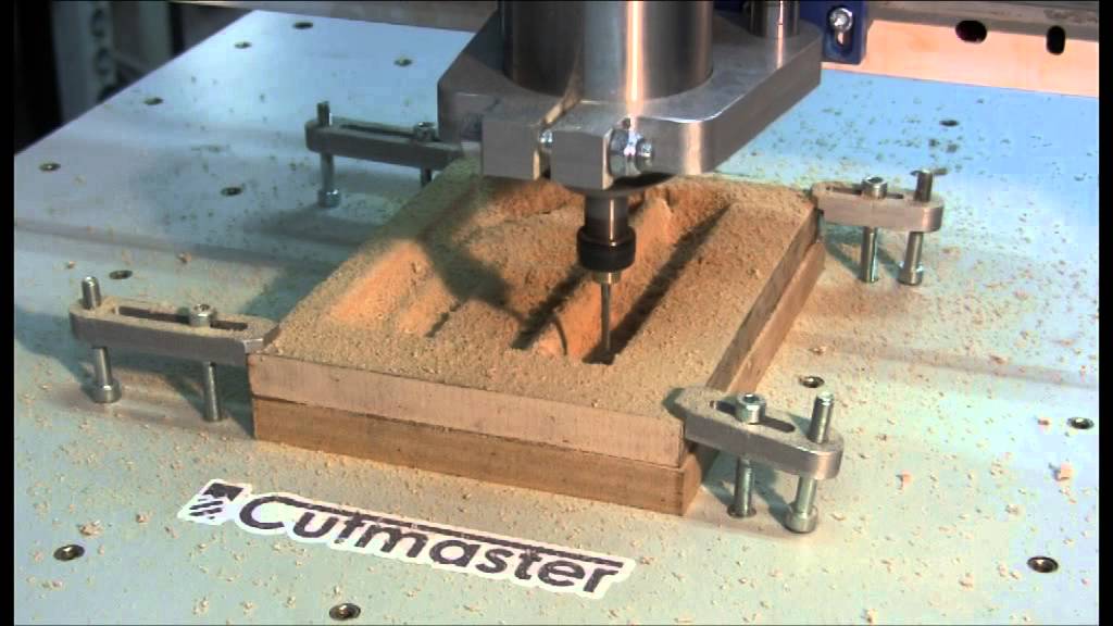 Фрезерный станок видео. Прижим заготовки для лазерного станка cnc2418. Станок cm 1500r для наличников. Станок фрезерный с ЧПУ см800. Прижимы Bulle для фрезерного станка с ЧПУ.