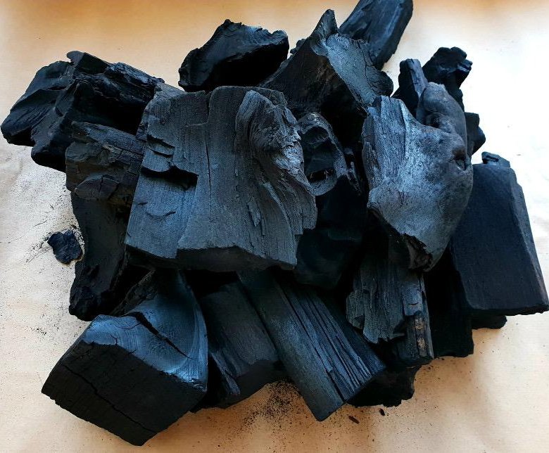 Уголь древесный оптом от производителя. Уголь древесный. Уголь древесный березовый. Уголь Charcoal. Прессованный древесный уголь.